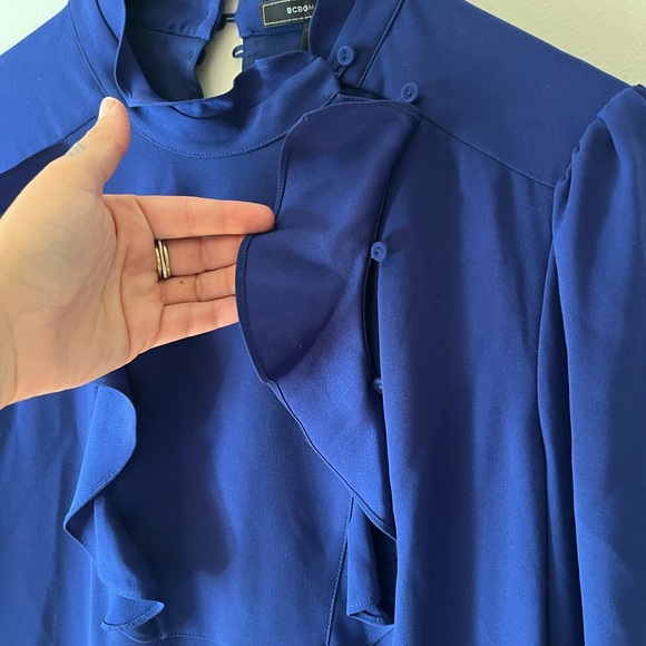 Elegant Blue Ruffle Romper - Picture 3 of 7